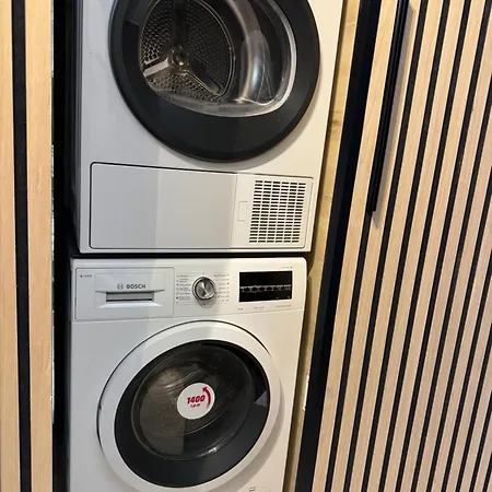 Koka Gold Samboors Lägenhet